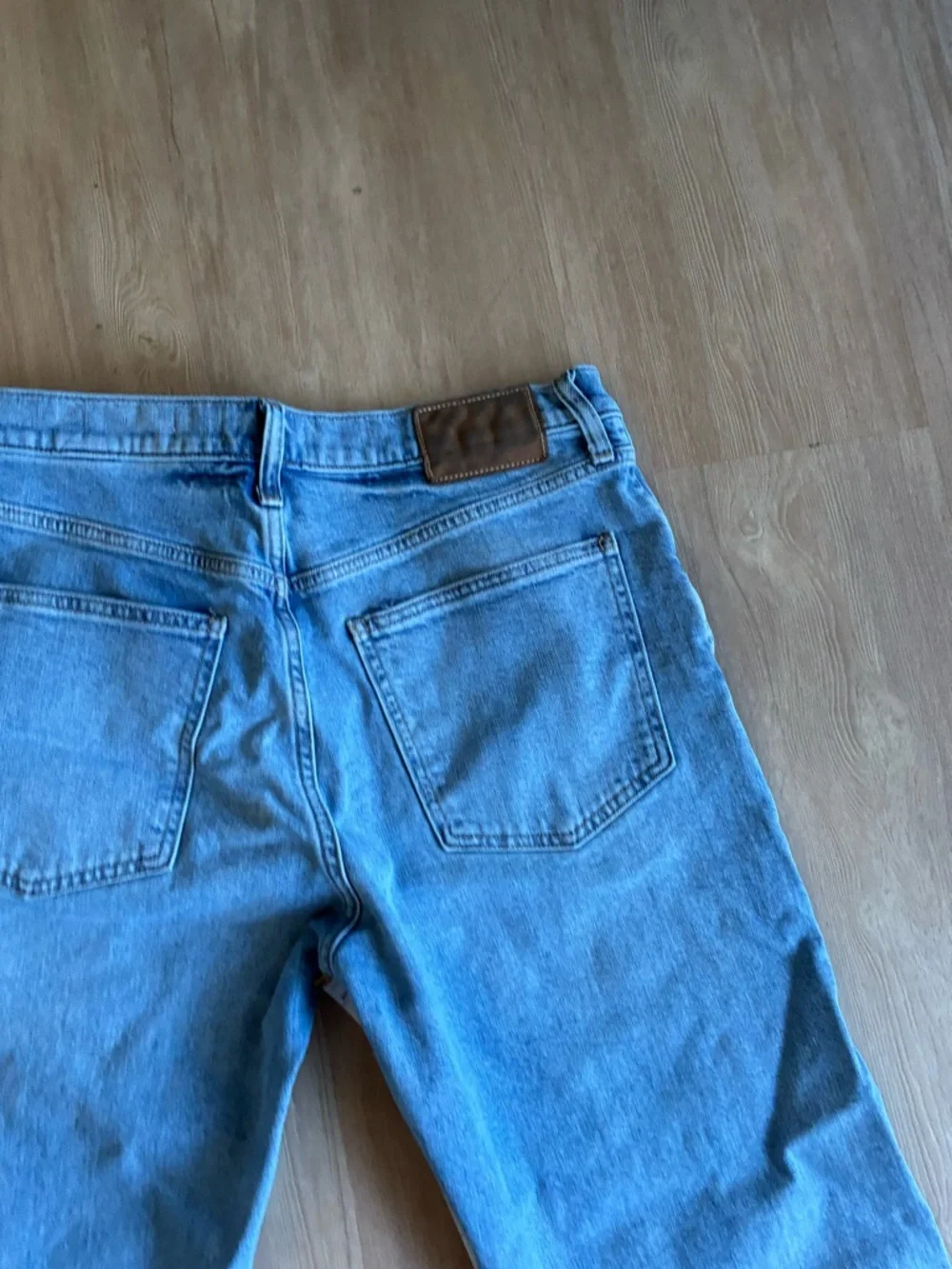 Banana Republic Men's Authentic Straight denim Jeans Blue light Wash 33x34